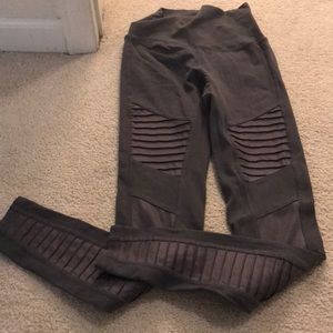 Alo Yoga Moto Leggings